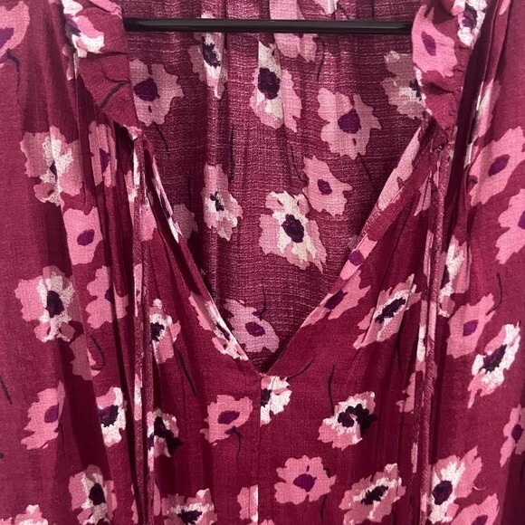 Lucky Brand long sleeve cranberry floral top size medium - Picture 5 of 7